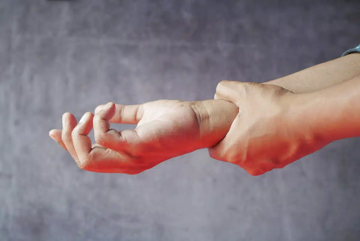 Doctor did a chiropractic treatement to a patient